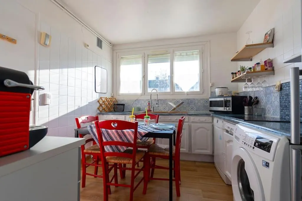 La Maison Du Bonheur Paris Cdg Airport, Bourget, Parcs Asterix,Expos, Disney Land, Gonesse France
