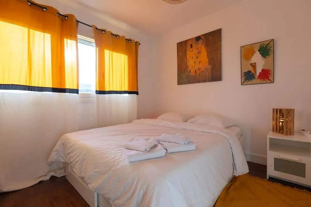 La Maison Du Bonheur Paris Cdg Airport, Bourget, Parcs Asterix,Expos, Disney Land, Gonesse