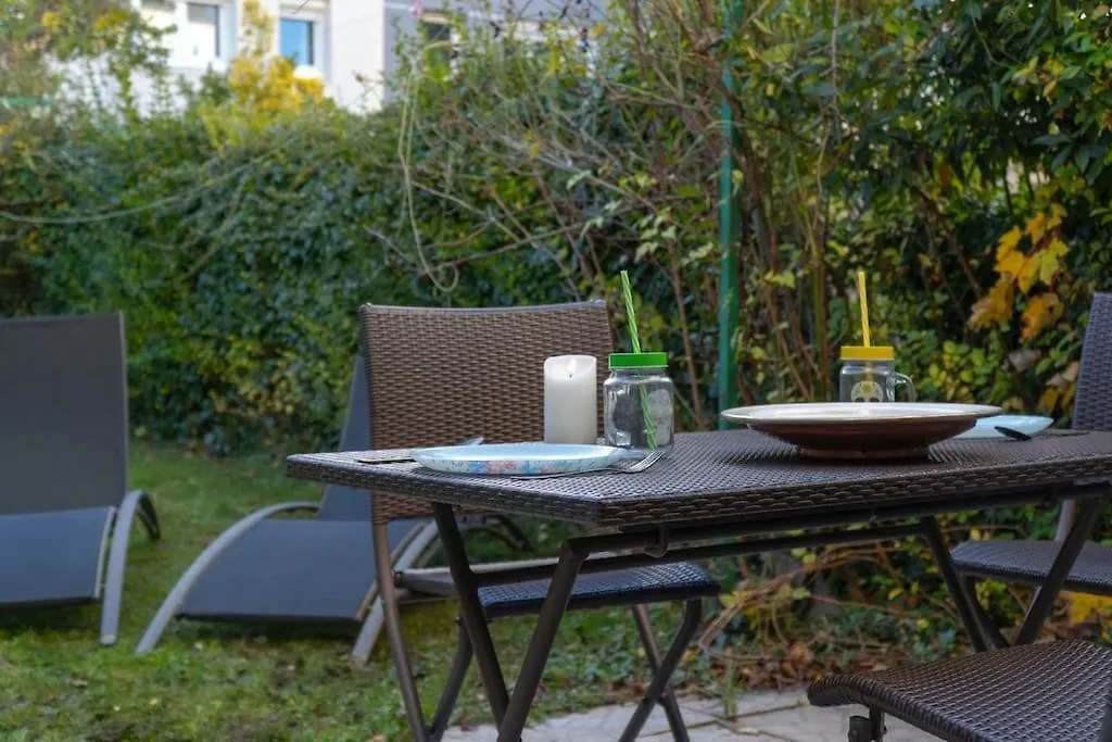 Apartment La Maison Du Bonheur Paris Cdg Airport, Bourget, Parcs Asterix,Expos, Disney Land, Gonesse